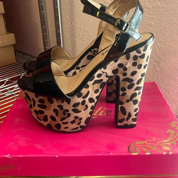 281 New box candies women's fern black print cheetah open toe sandal heels tan - Picture 3 of 9